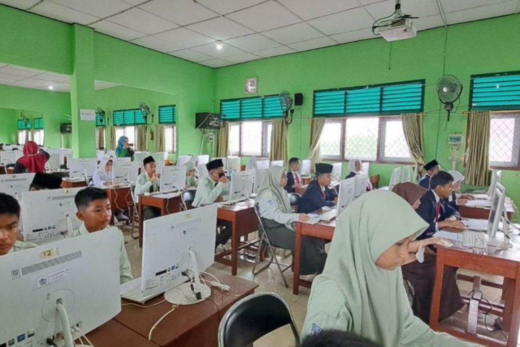 Ternyata Ini Jawaban Ujian Sekolah untuk Apa dari The Invisible People di Malang