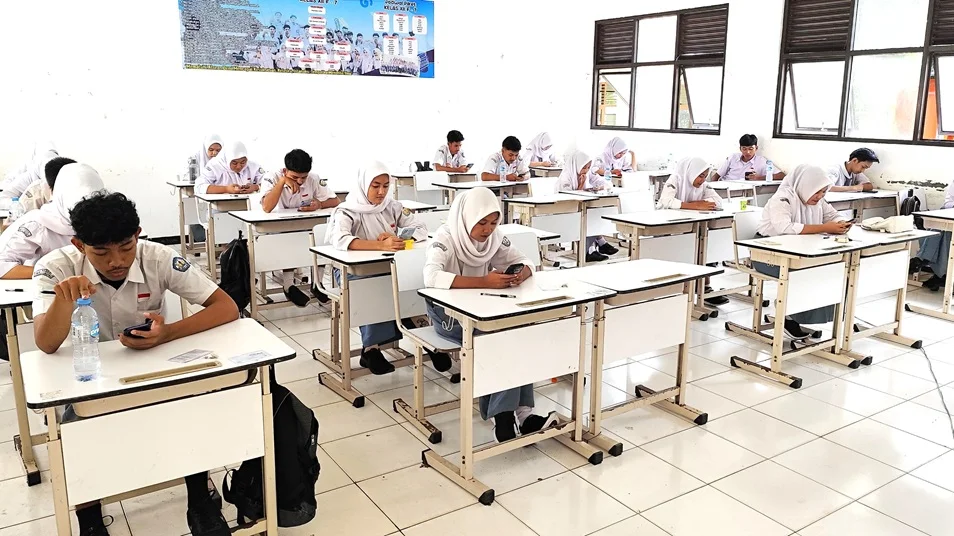 Ternyata Krisis Guru Berdampak Langsung ke Ujian Sekolah Anak SMA 2025